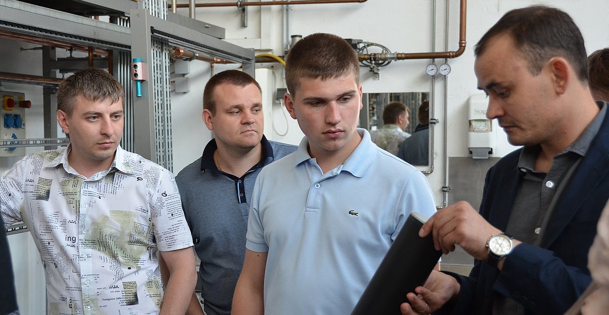 World-Skills-Teilnehmer aus Russland zu Gast im bbz Arnsberg World-Skills-Teilnehmer aus Russland zu Gast im bbz Arnsberg