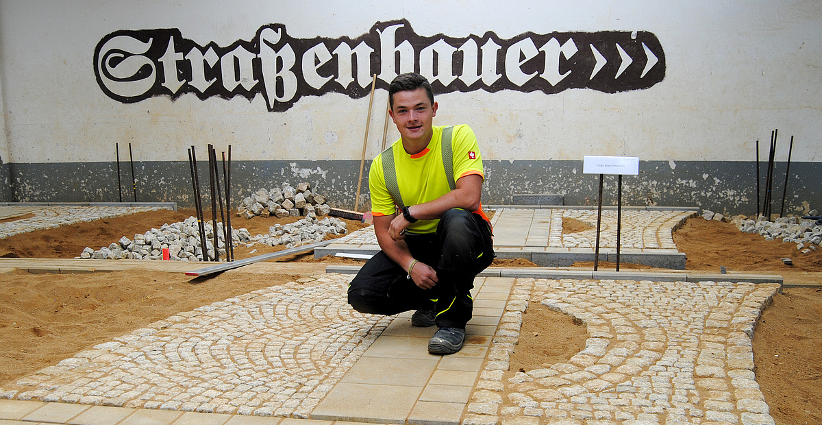 Der gepflasterte Sieg von Felix Brechmann Der gepflasterte Sieg von Felix Brechmann