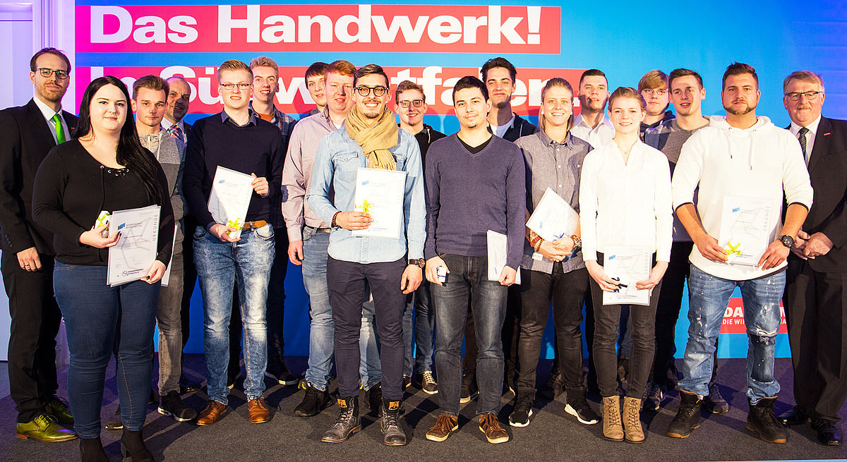 Für ihren Einsatz dankte die Handwerkskammer den Ausbildungsbotschaftern im bbz Arnsberg.